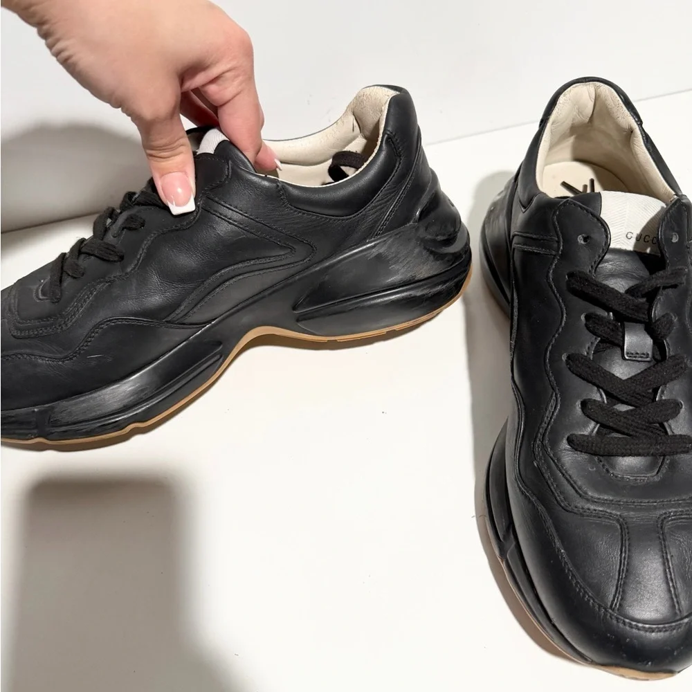 Gucci chic black